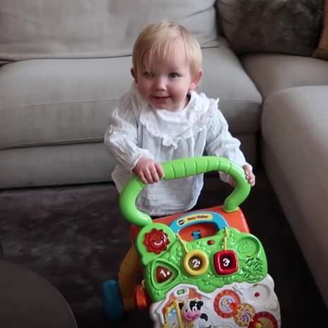 video saar koningsberger dochter loopt