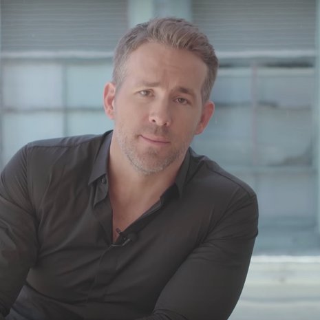 video_ryan_reynolds_geeft_tips_voor_mannen_tijdens_de_bevalling
