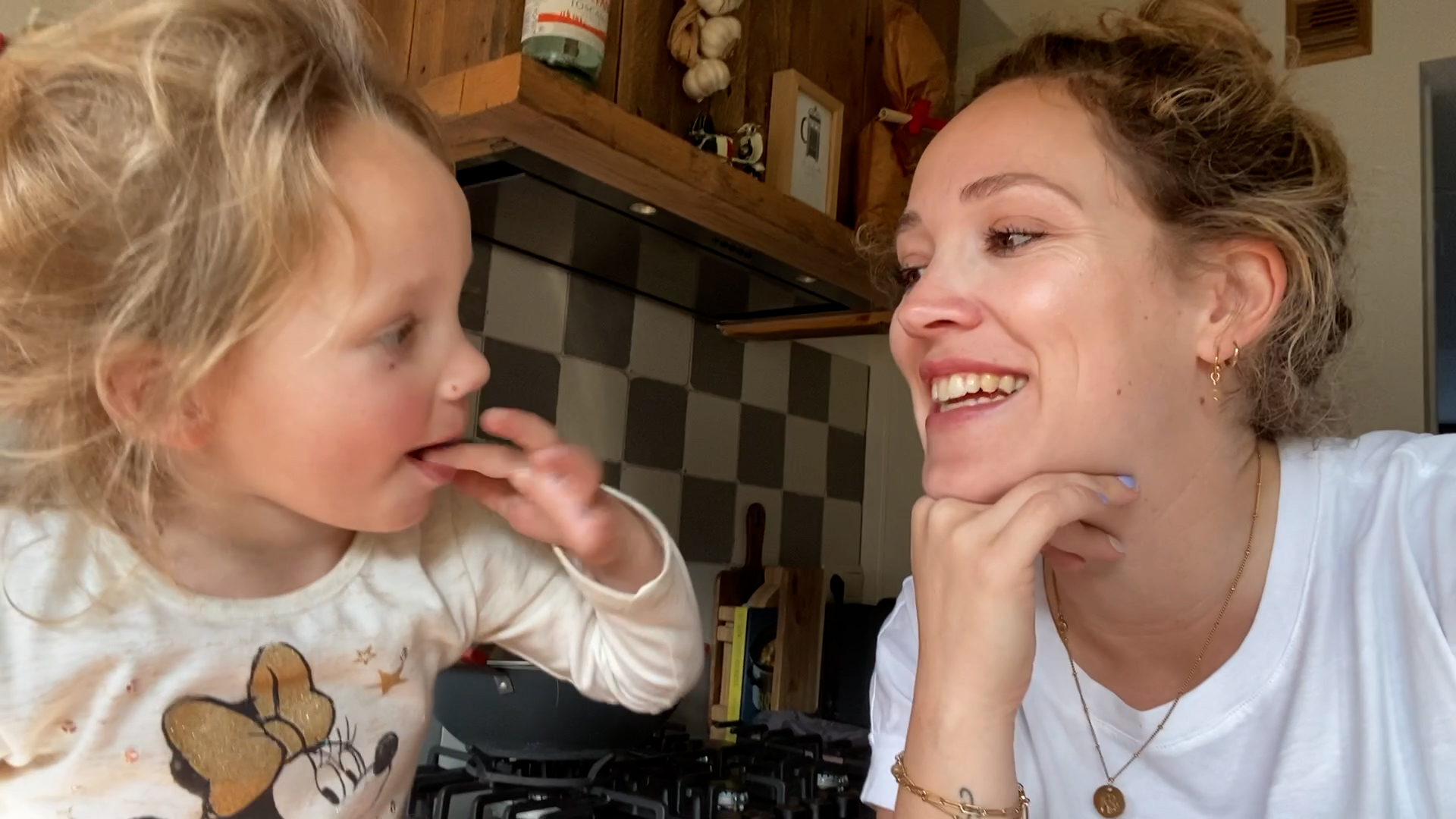 Influencer Kimberly Kik on momshaming: ‘Do you put your kids behind the iPad when you take a shower?!’