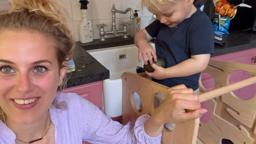 Rosemarijn has help in the kitchen and Louie gets his first snacks